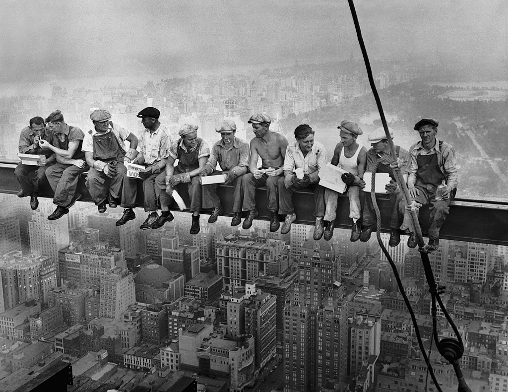 "Lunch atop a Skyscraper" - Charles C. Ebbets (1932)